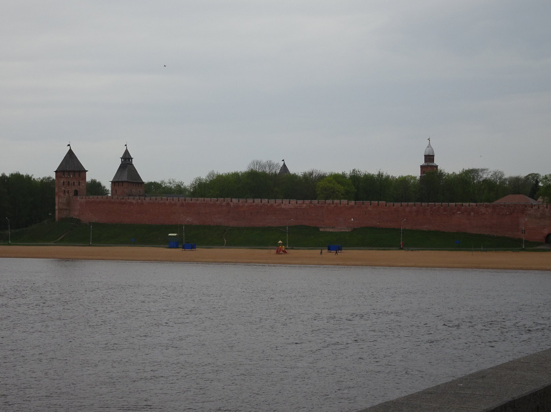 Pedestrian Bridge Across River Volkhov景点图片