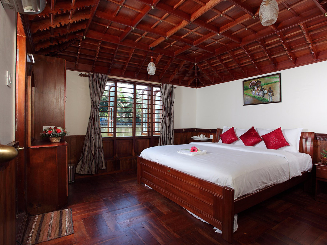 Rajahamsam houseboats景点图片