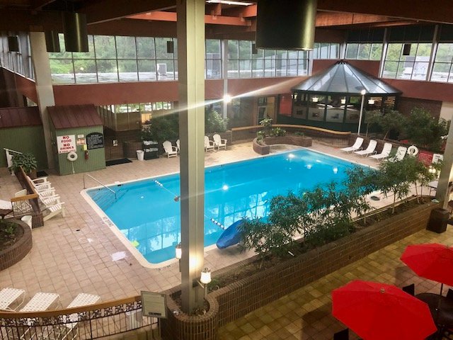 Ramada by Wyndham Beaver Falls-泳池