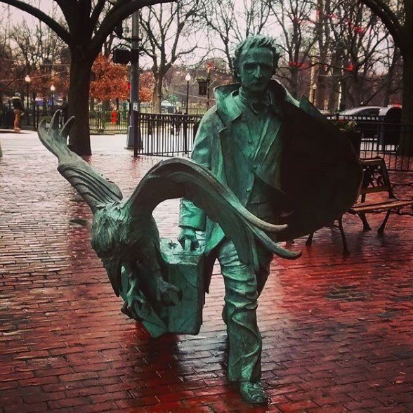 Edgar Allan Poe Statue-波士顿必去景点