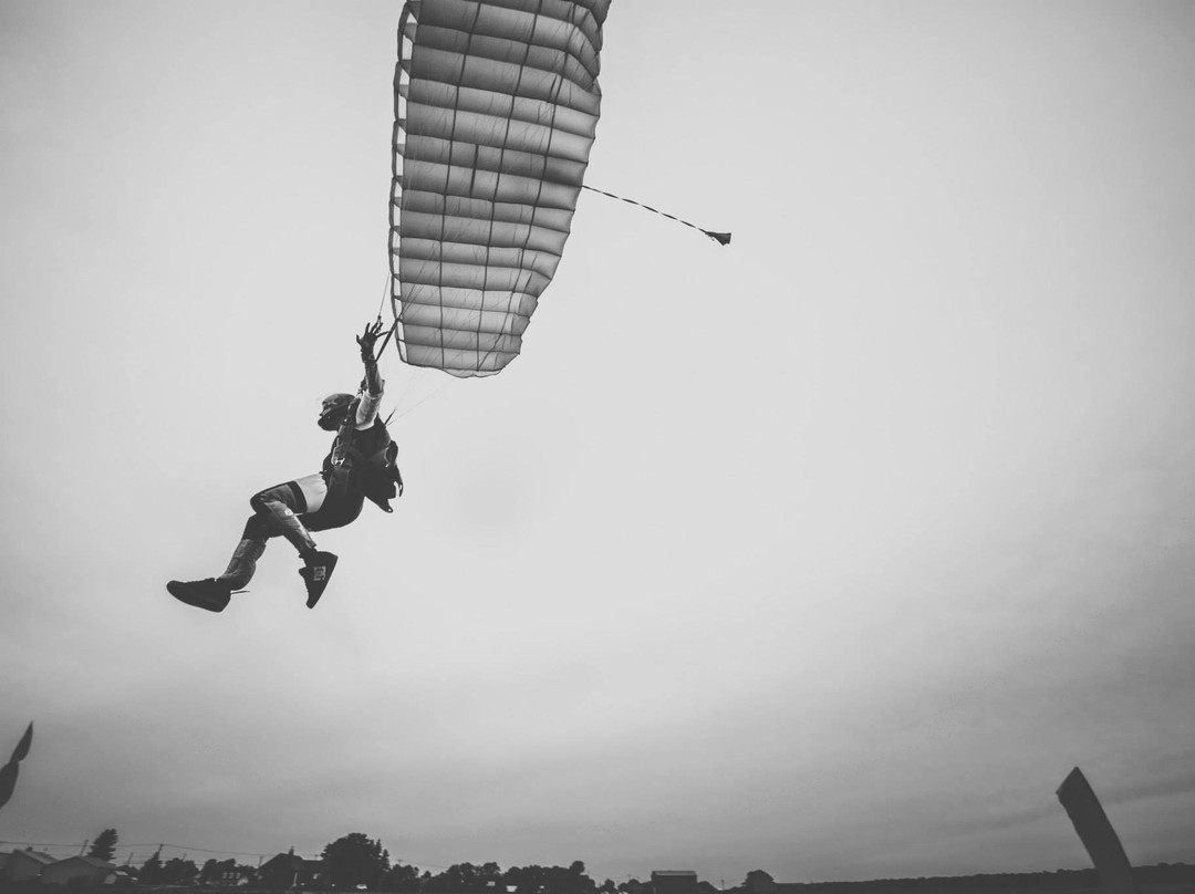 Parachute Ottawa景点图片