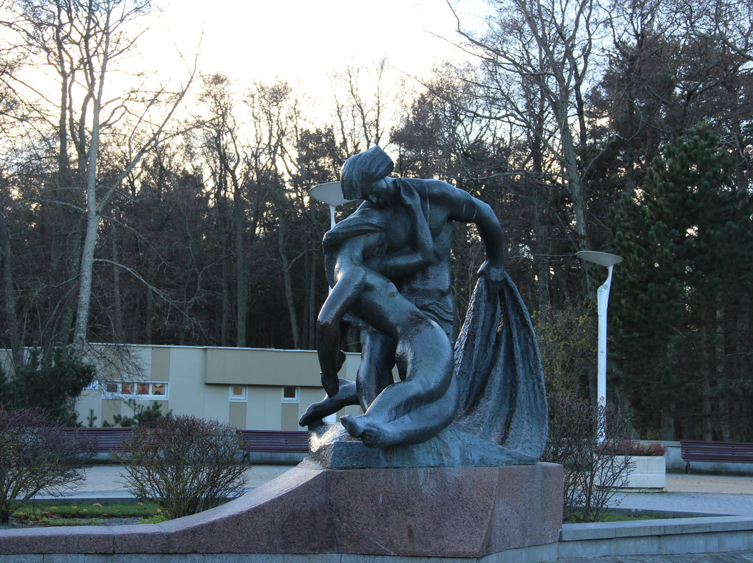 Fountain Yurate and Kastitis-帕兰加必去景点
