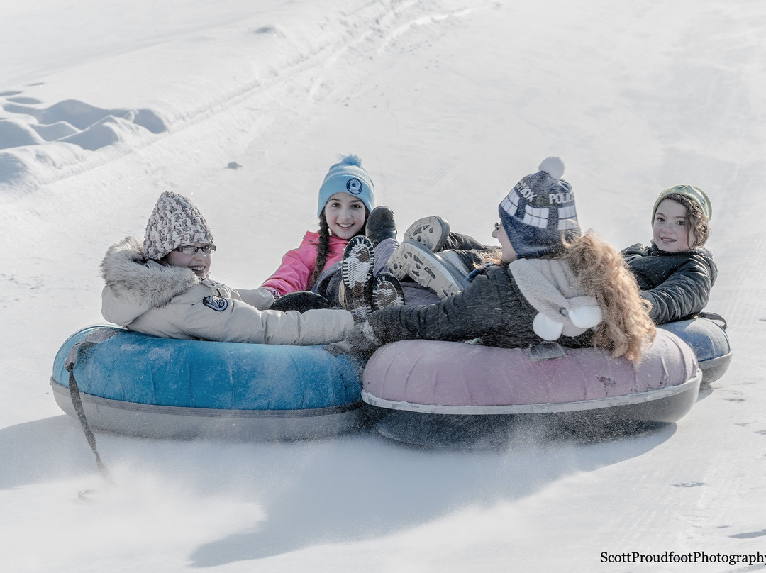 River Valley Winter Tube Slide-圣玛丽必去景点