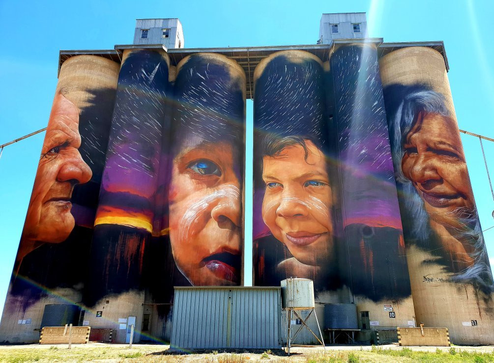 Sheep Hills Silo Art景点图片