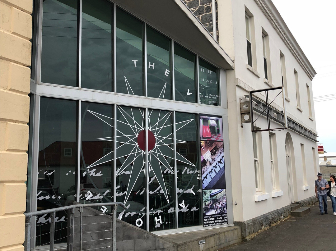 The Victoria Hotel主图