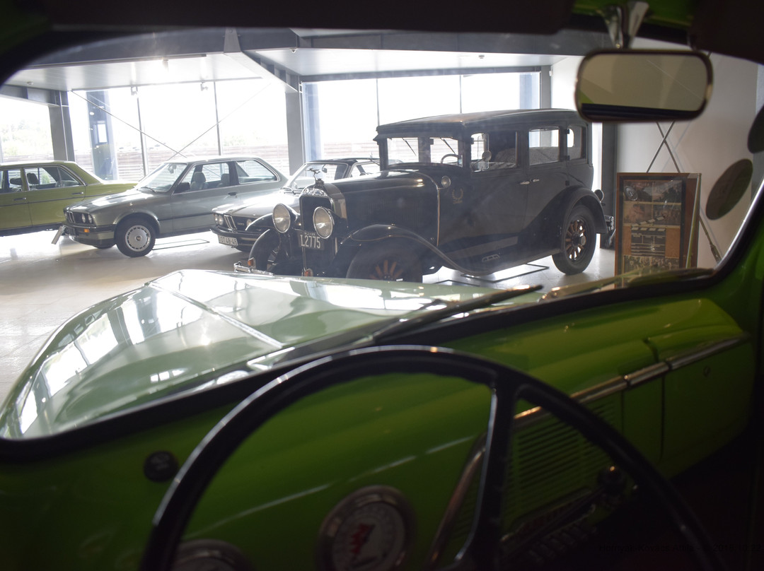 Old Car Museum景点图片