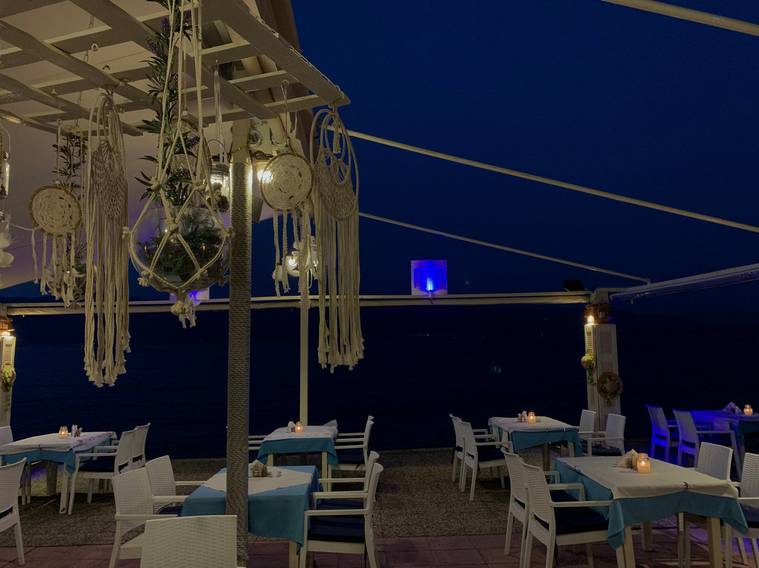 Kiani Akti Restaurant