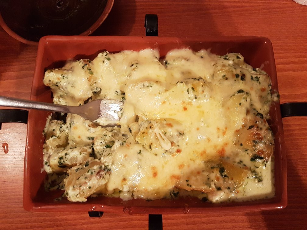 鹰岩公寓式酒店