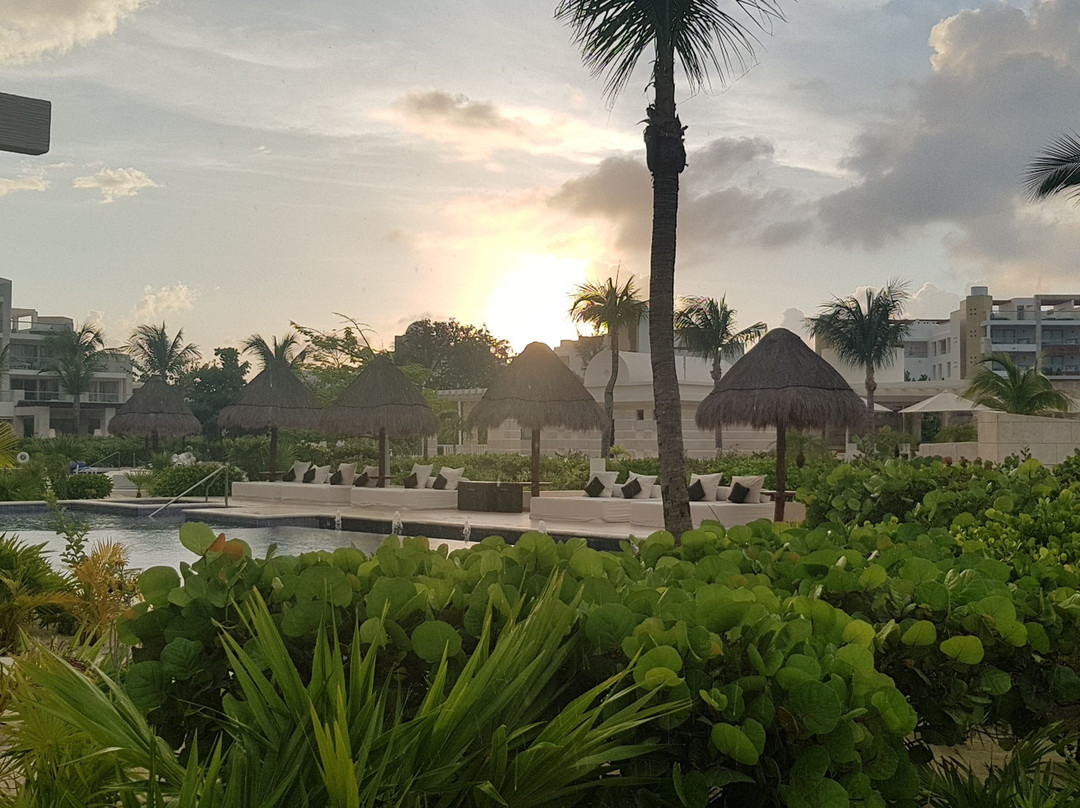 卓越集团女人海滩挚爱酒店-全包式主图