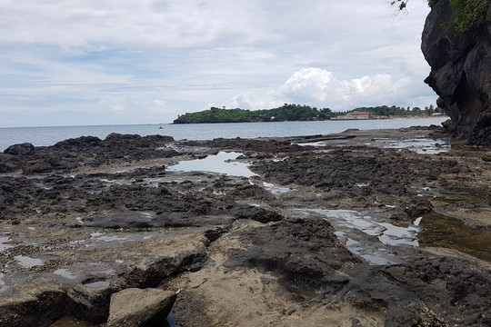 Flat Rock Beach Resort主图