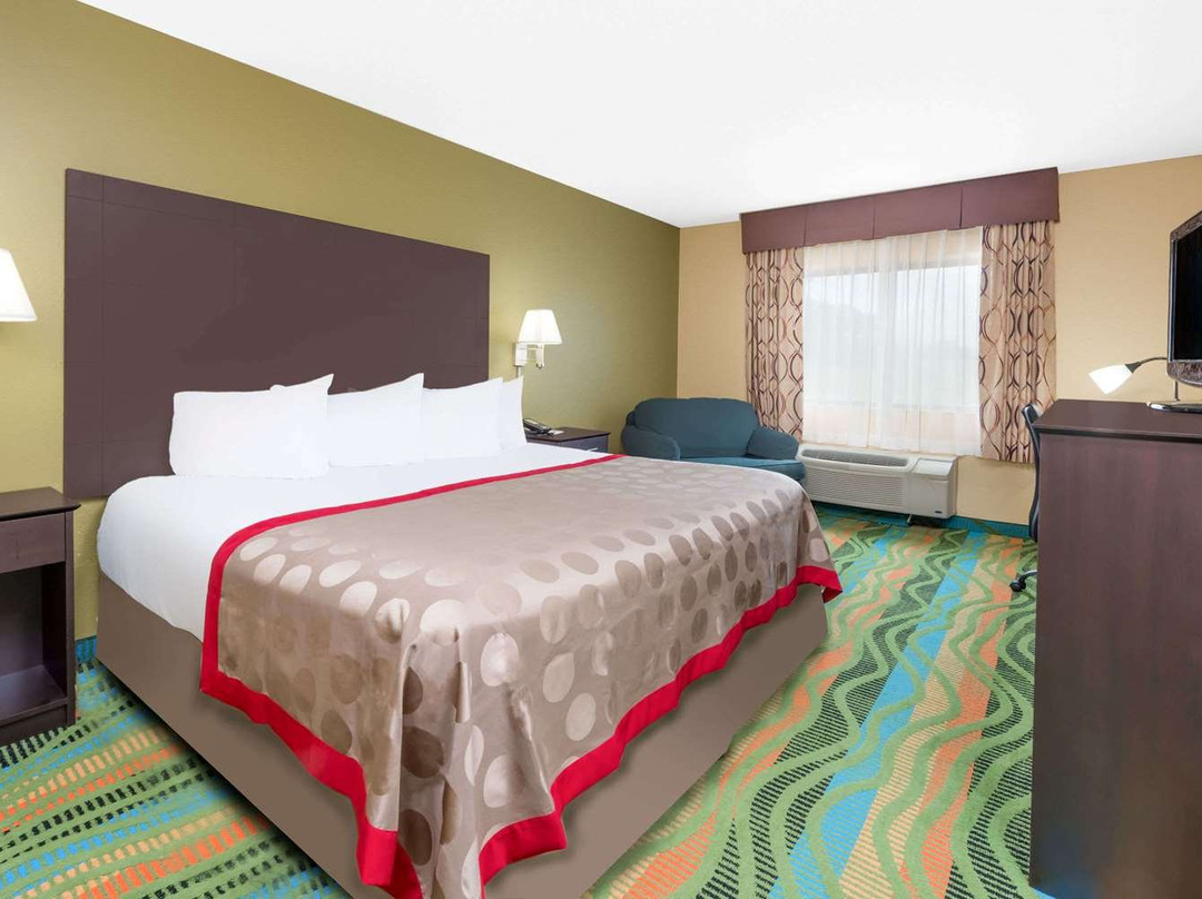 Ramada by Wyndham Vandalia主图