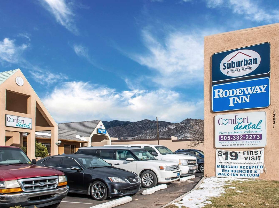 Suburban Studios East主图