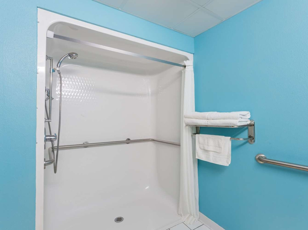 Super 8 by Wyndham Indianola主图