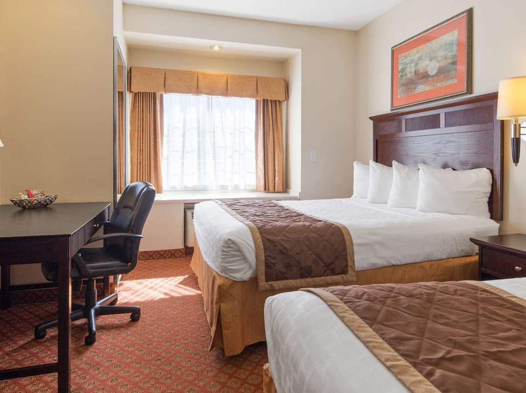 罗阿诺克贝斯特韦斯特套房酒店主图