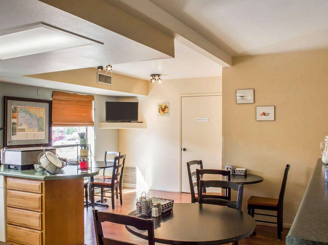 Rodeway Inn Silver Creek Inn主图