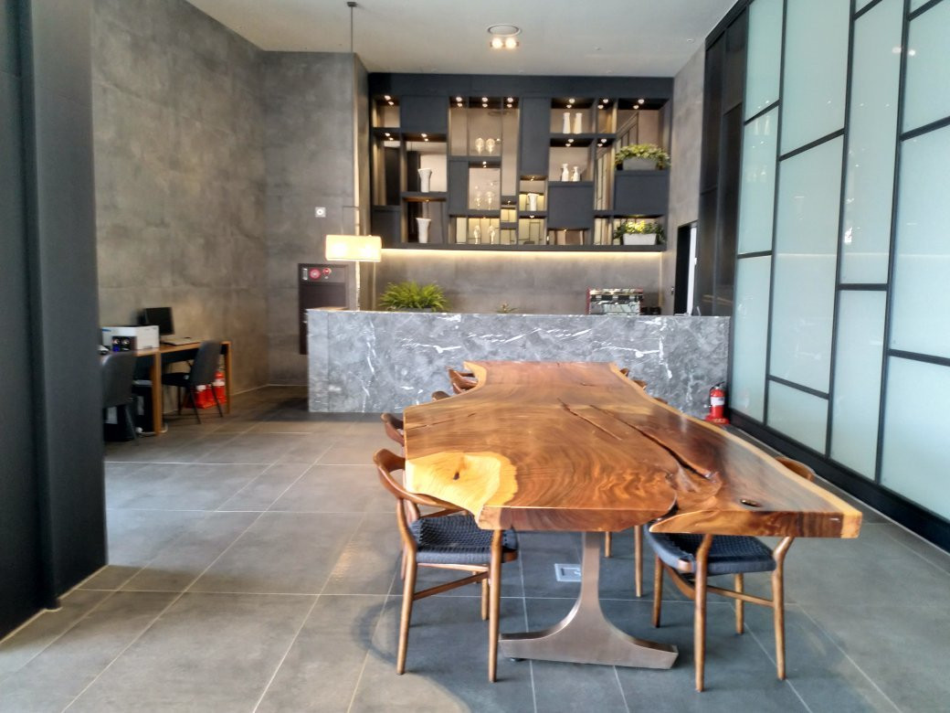 Sky View Hotel主图