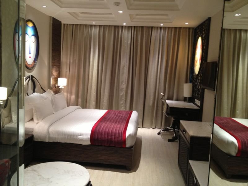 The First Hotel主图