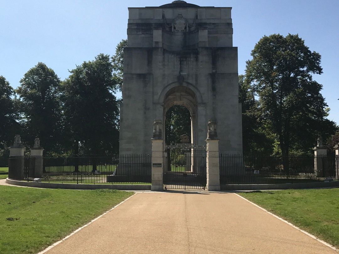 The Arch of Rememberance景点图片