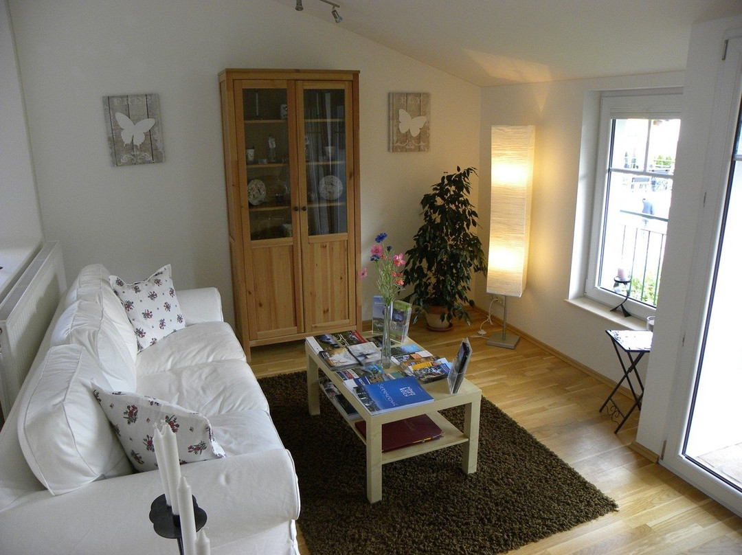 谢莫林酒店住宿-Pension Landhaus Semmering