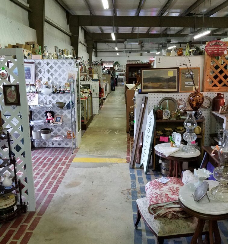 Stuarts Draft Antique Mall-Stuarts Draft必去景点