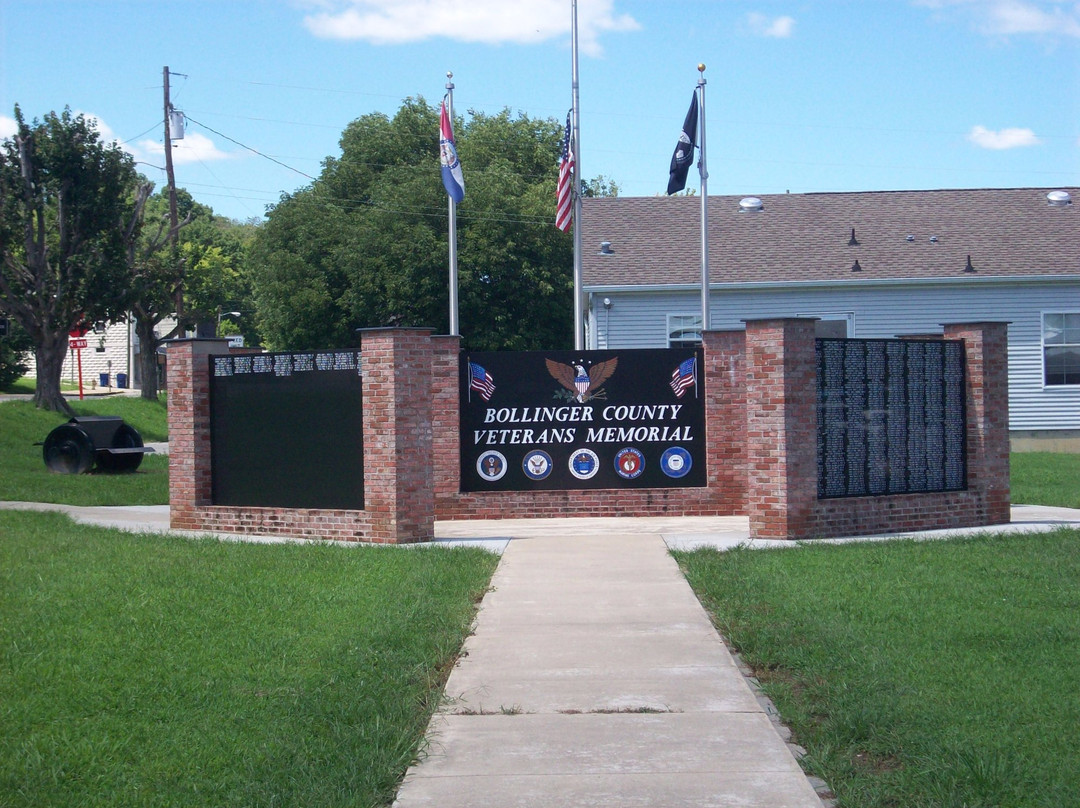 Bollinger County Veterans Memorial Wall景点图片