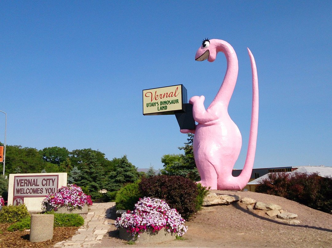 Pink Brontosaurus-Vernal必去景点