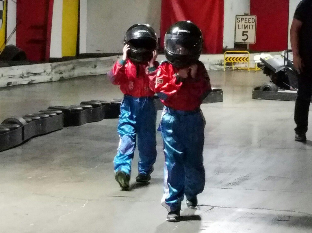 Traxx Indoor Raceway景点图片