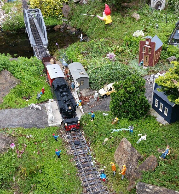 鲍勒尔旅游景点-All Aboard Braemar Model Railway