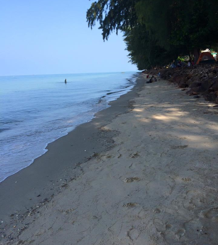Rat Chakarun Beach-空艾必去景点