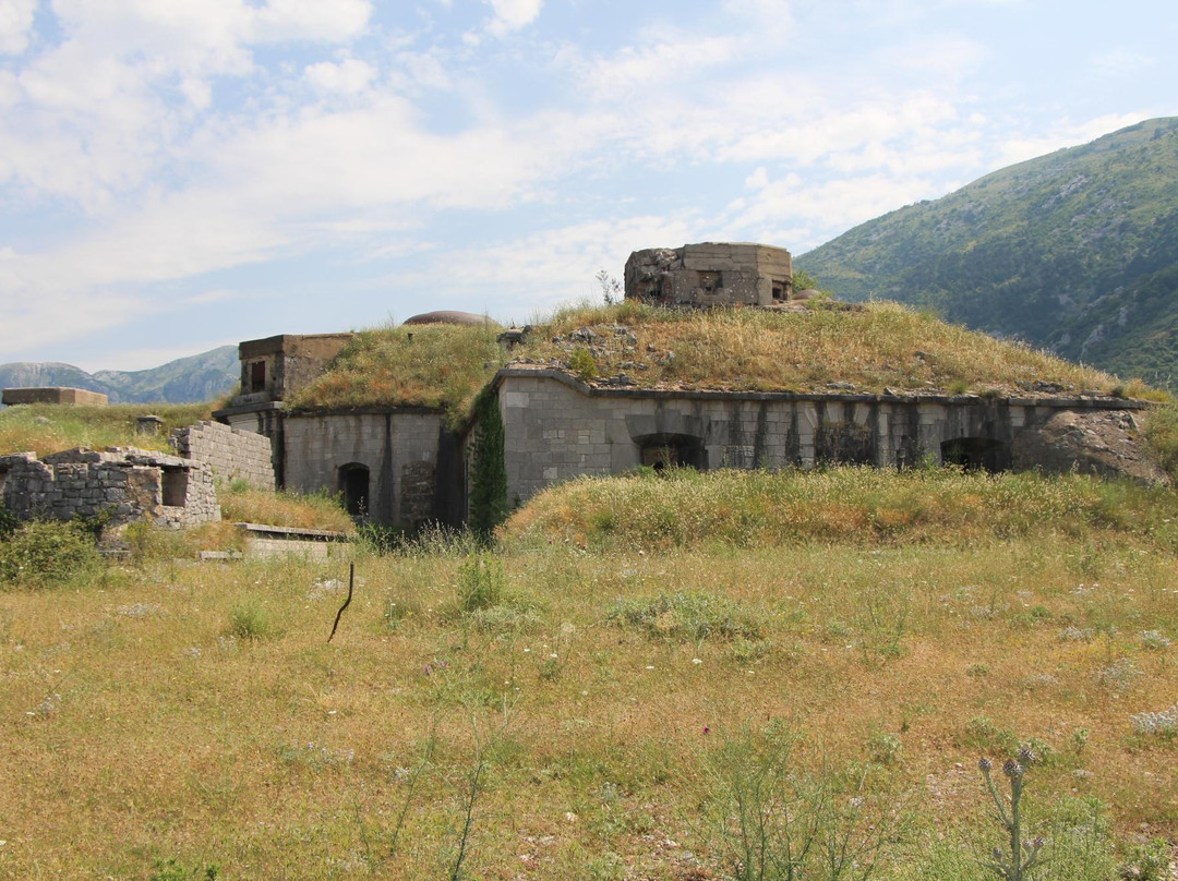 Fort Gorazda-Skaljari必去景点