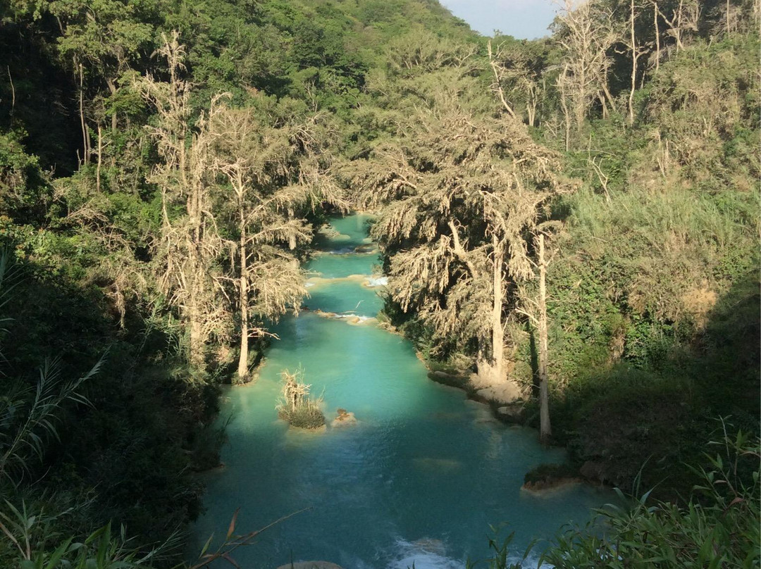 Cascada Velo de Novia景点图片