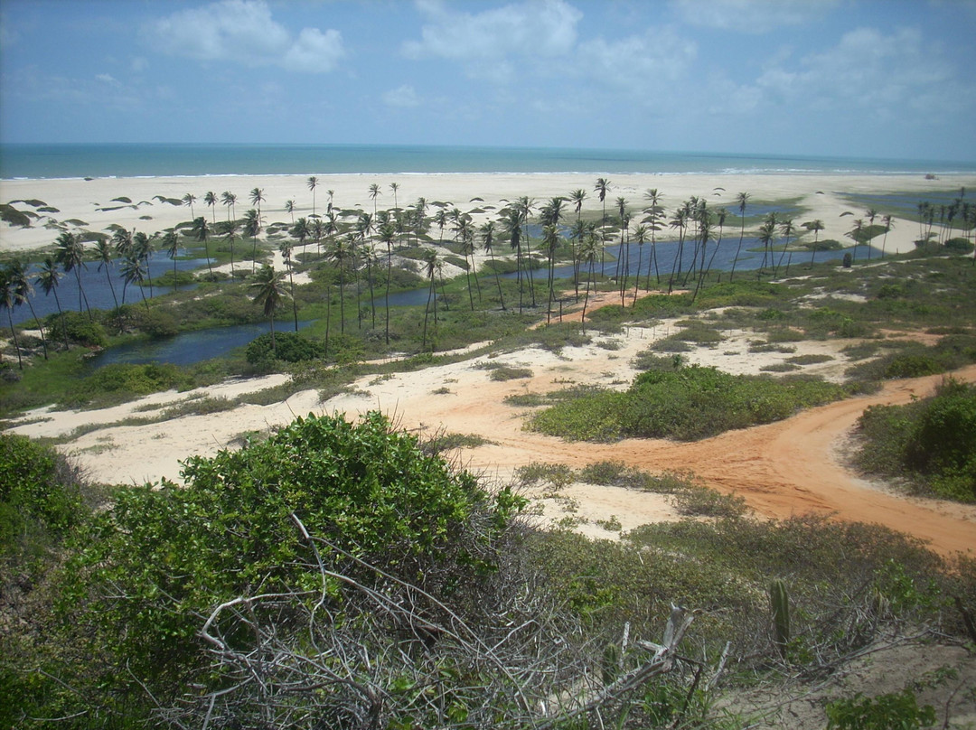 Praia Águas Belas景点图片