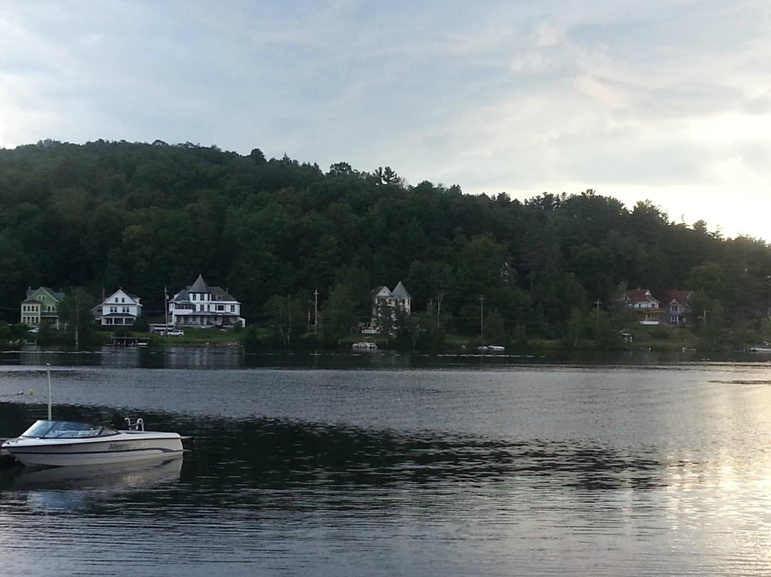 Lake Flower Inn主图