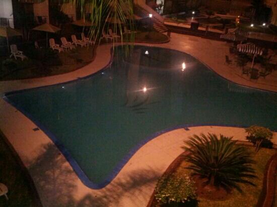 Luna Hotel Executivo-泳池