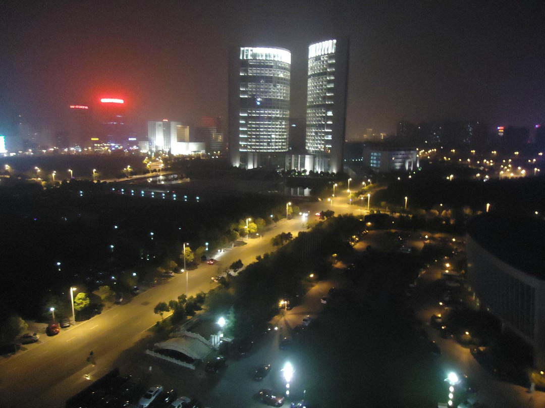 天鹅湖大酒店主图