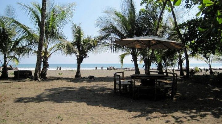 Dos Palmas Beach Cabinas