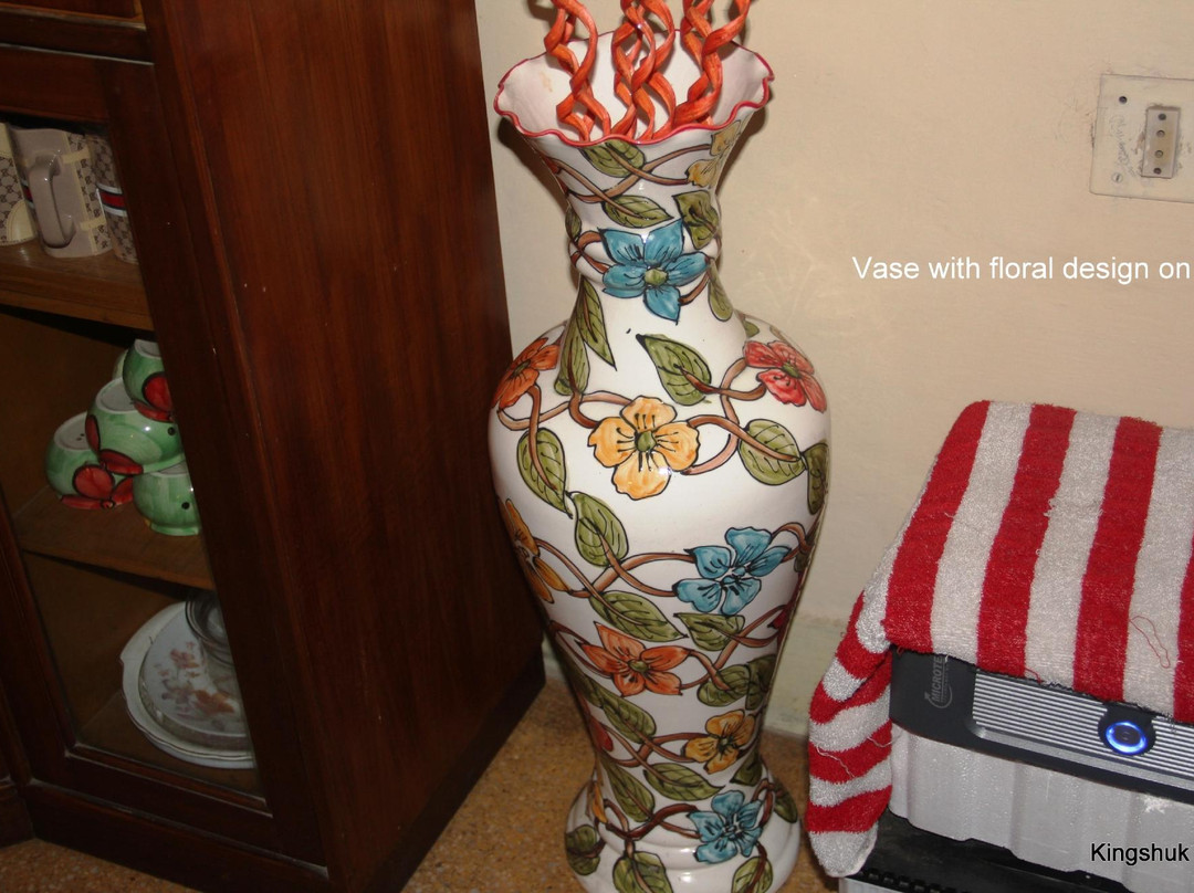 U.P. Ceramics & Handicrafts景点图片
