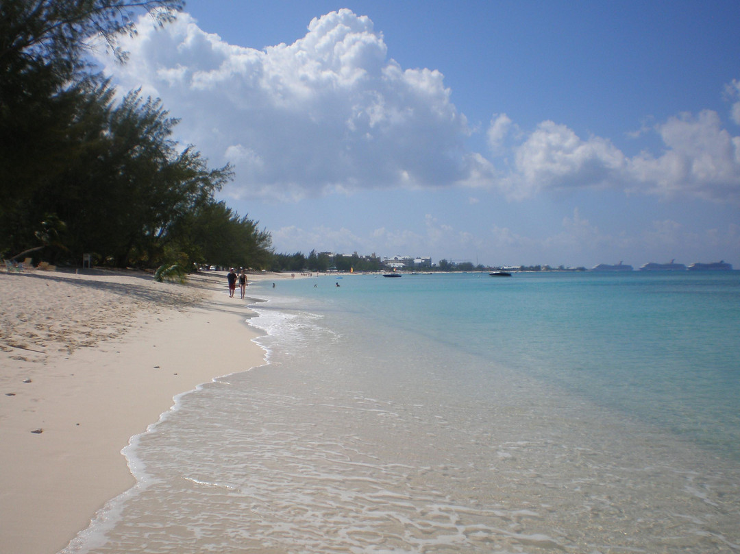 Seven Mile Beach-七哩滩必去景点