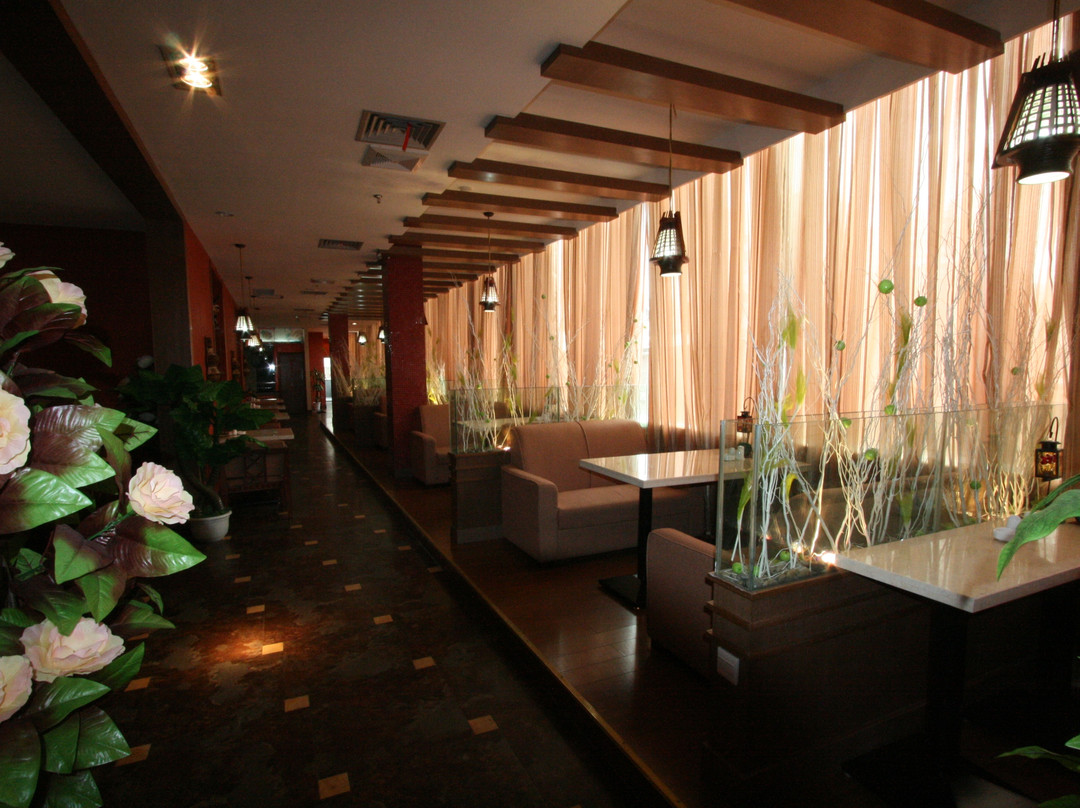 育和大酒店主图