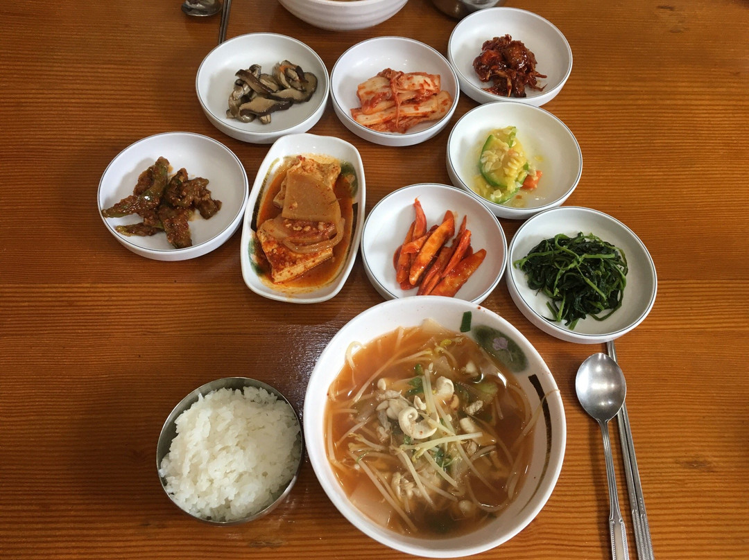 郁陵郡餐馆和美食-Jeongi Pum Restaurant