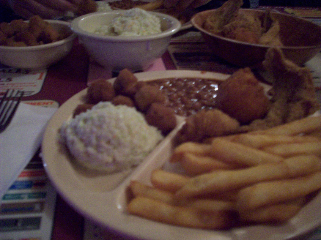 Wappapello餐馆和美食-Hyde a Way Catfish Inn