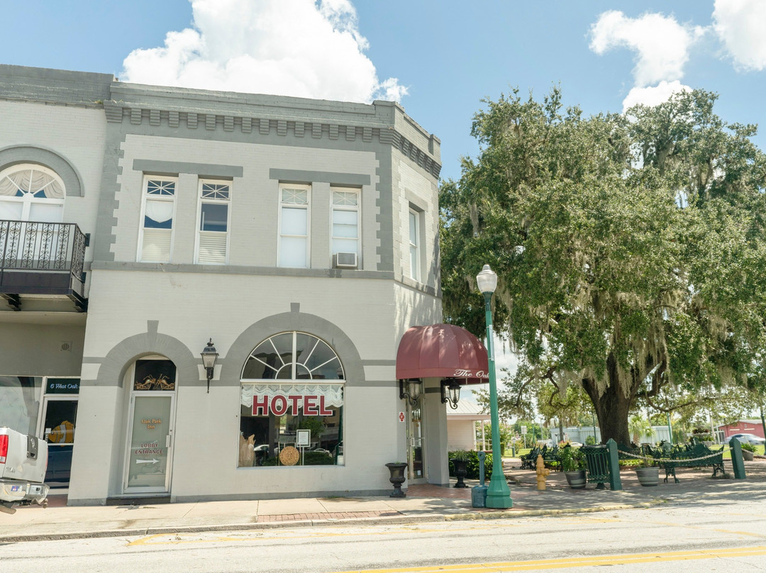 Oak Tree Hotel主图