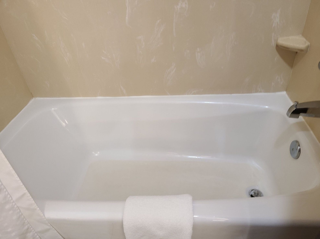 北斯巴达伯格快捷假日&套房酒店主图