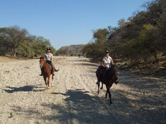 Equitrails Namibia-温德和克必去景点
