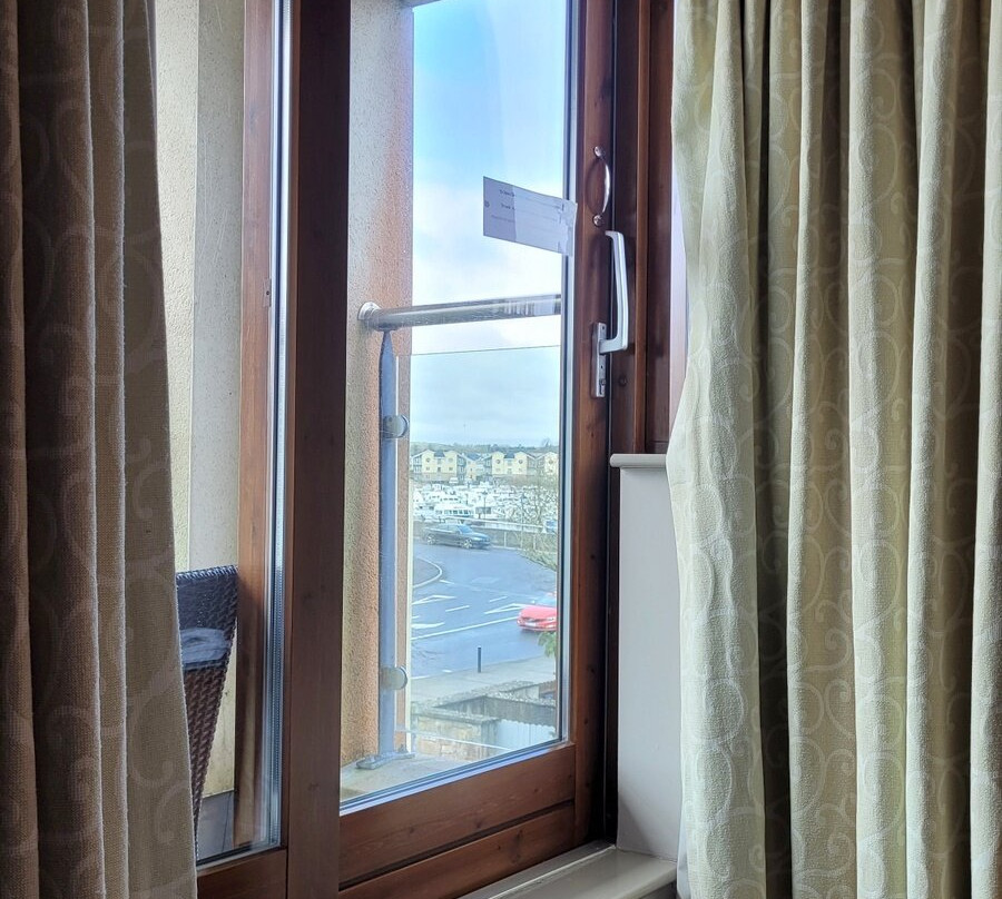Cryan's Quay Side Hotel主图