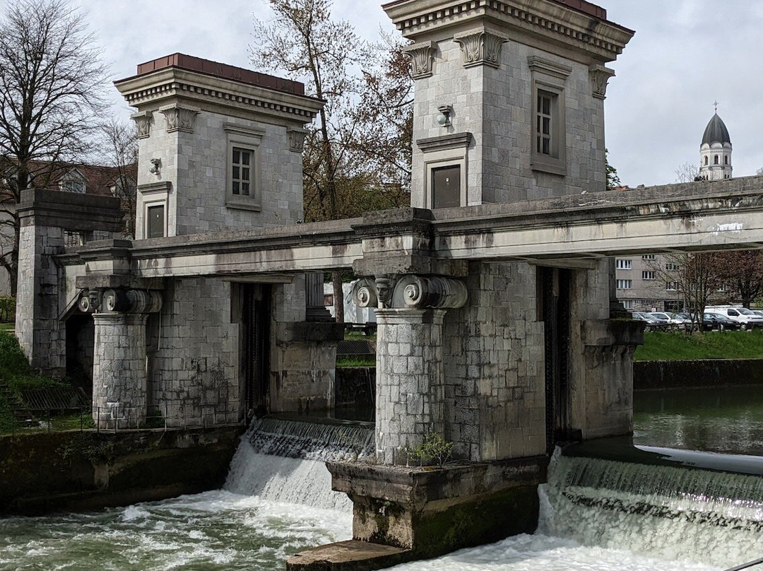Ljubljanica River Barrier-卢布尔雅那必去景点