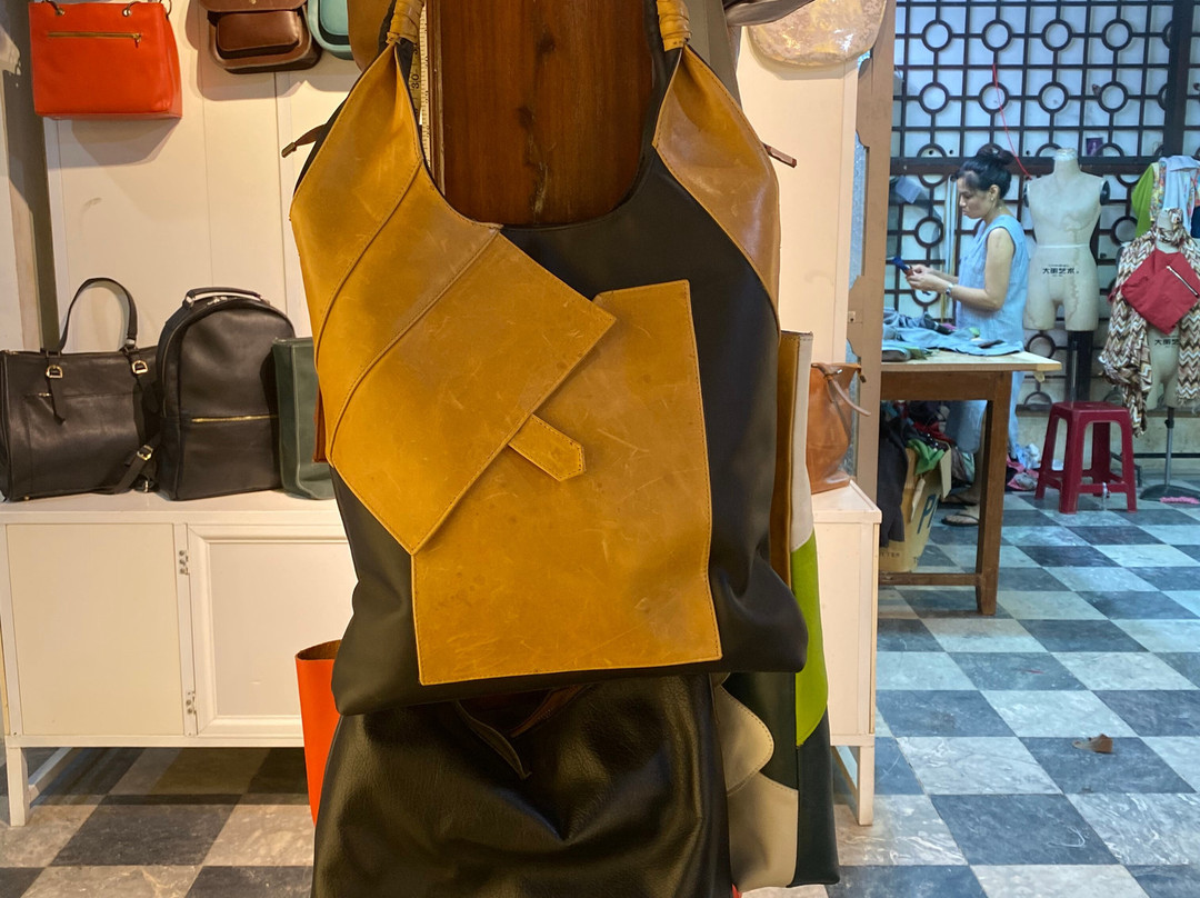 Yaly Couture - Nguyen Thai Hoc branch-会安必去景点