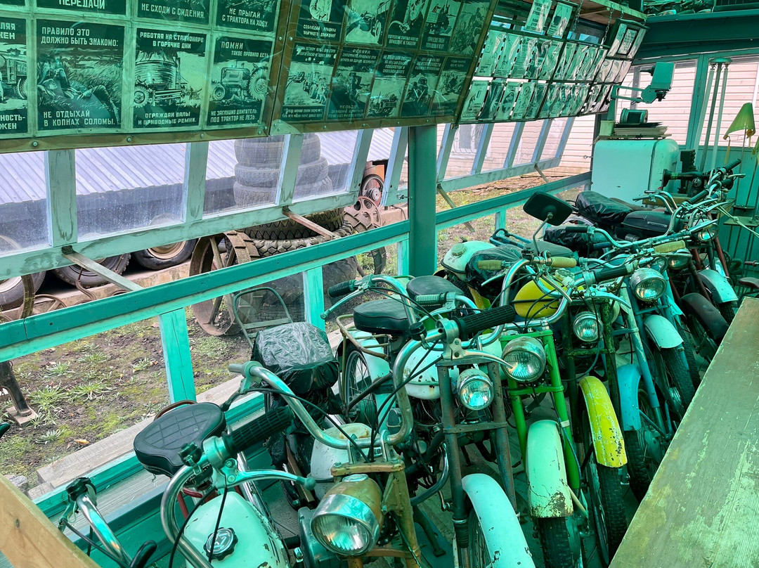 Museum Of Retro Technology Old Garage景点图片