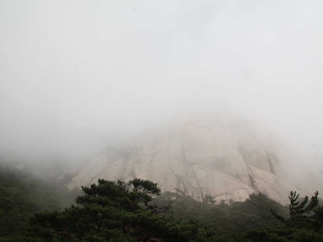 Ulsanbawi Rock-束草市必去景点