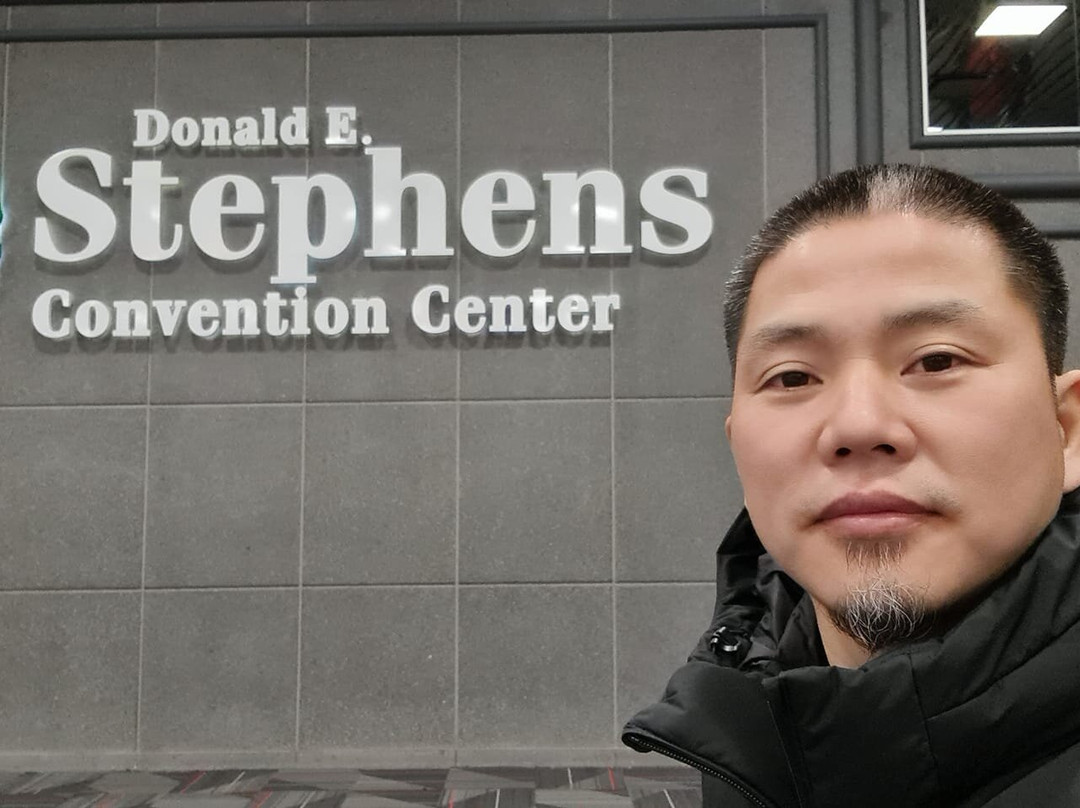 Donald E. Stephens Convention Center-罗斯蒙特必去景点
